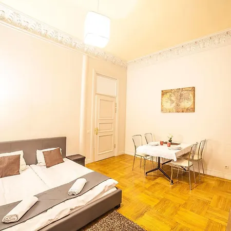 Mosaic Center Apartman *